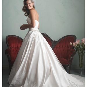 Allure Bridal 9165 size 16 without alterations